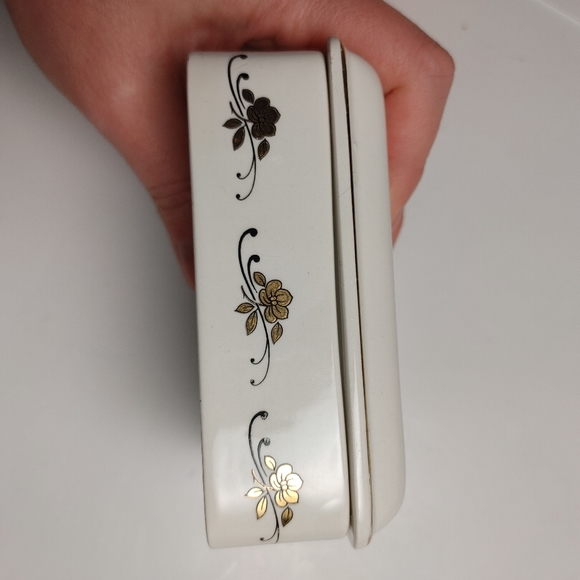 Lord Nelson Pottery trinket box England - Picture 4 of 9